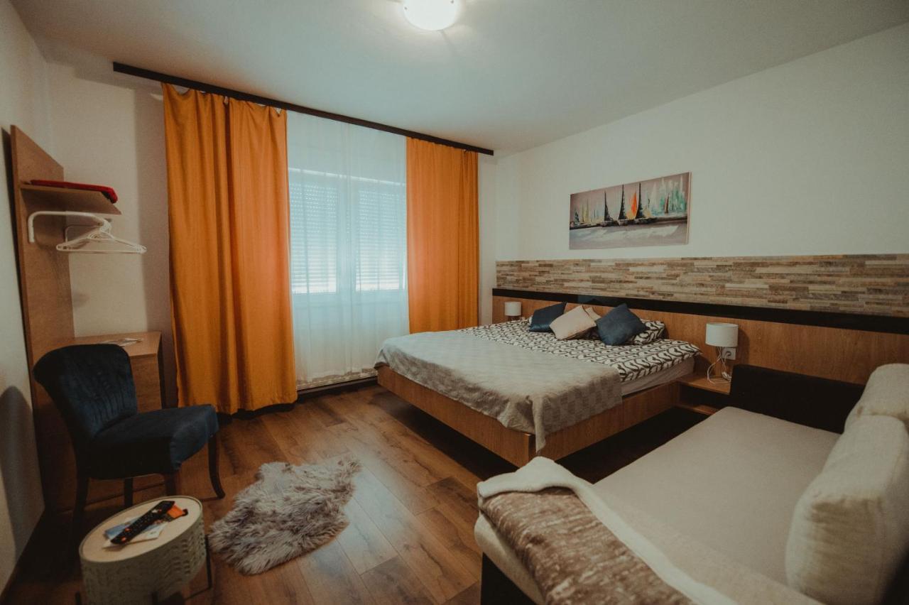 Apartman Lovric จาโกโว ภายนอก รูปภาพ
