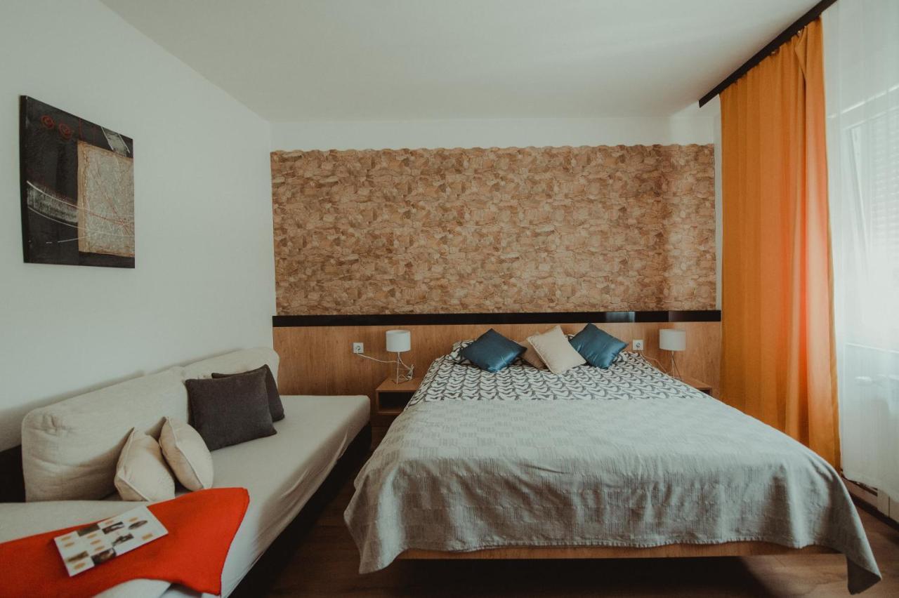 Apartman Lovric จาโกโว ภายนอก รูปภาพ