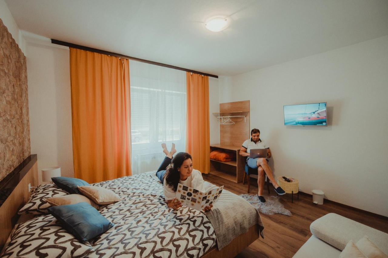 Apartman Lovric จาโกโว ภายนอก รูปภาพ