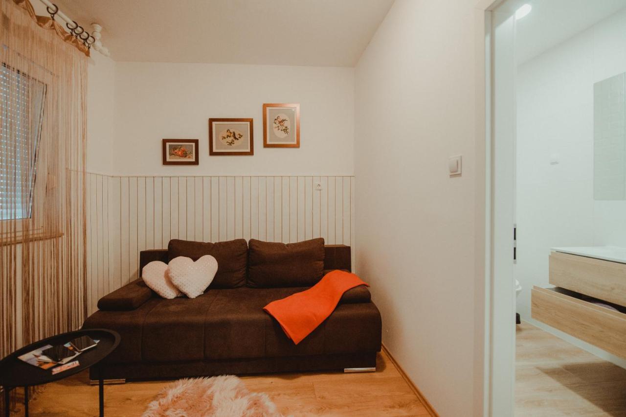 Apartman Lovric จาโกโว ภายนอก รูปภาพ