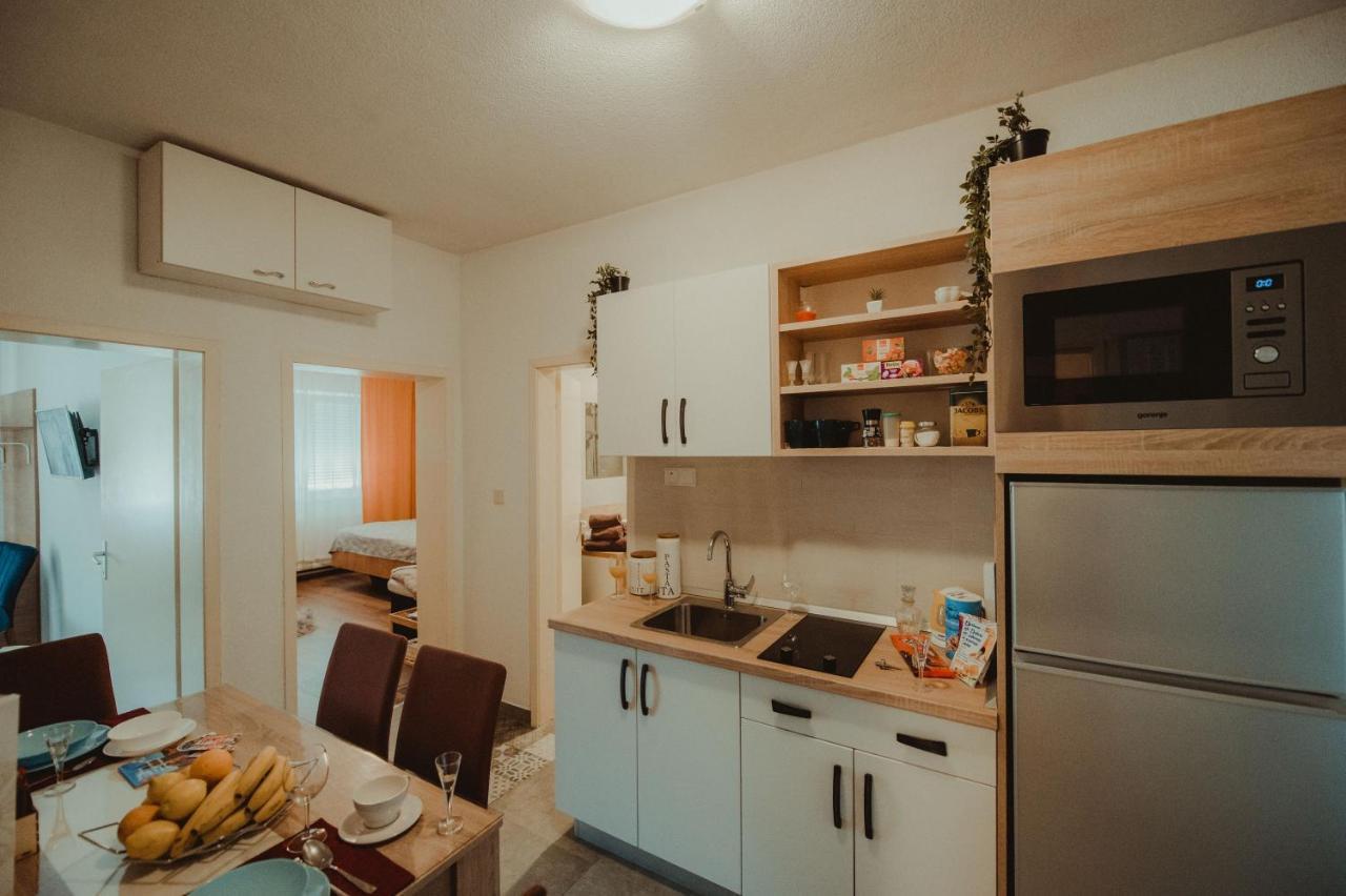 Apartman Lovric จาโกโว ภายนอก รูปภาพ