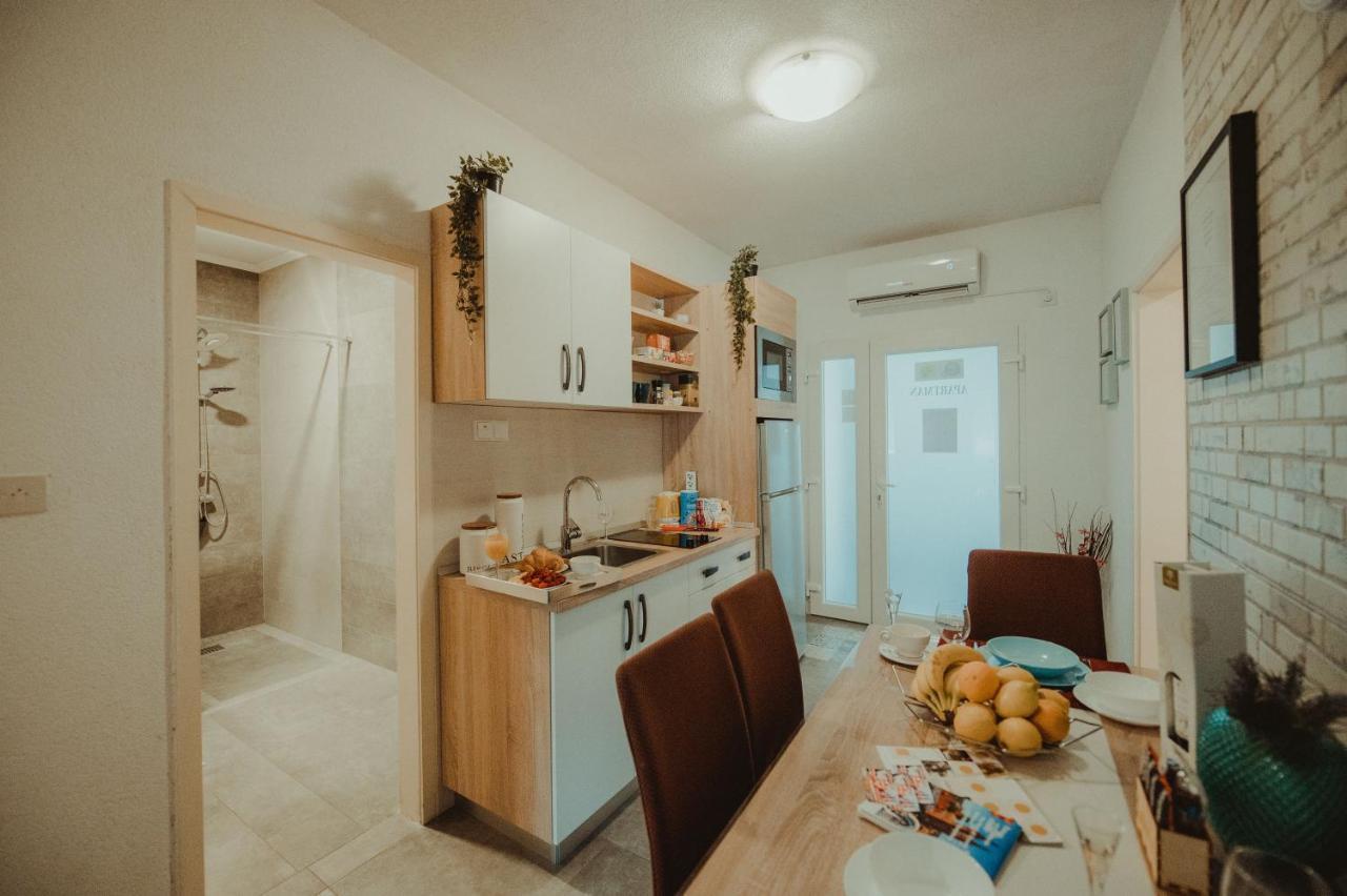 Apartman Lovric จาโกโว ภายนอก รูปภาพ