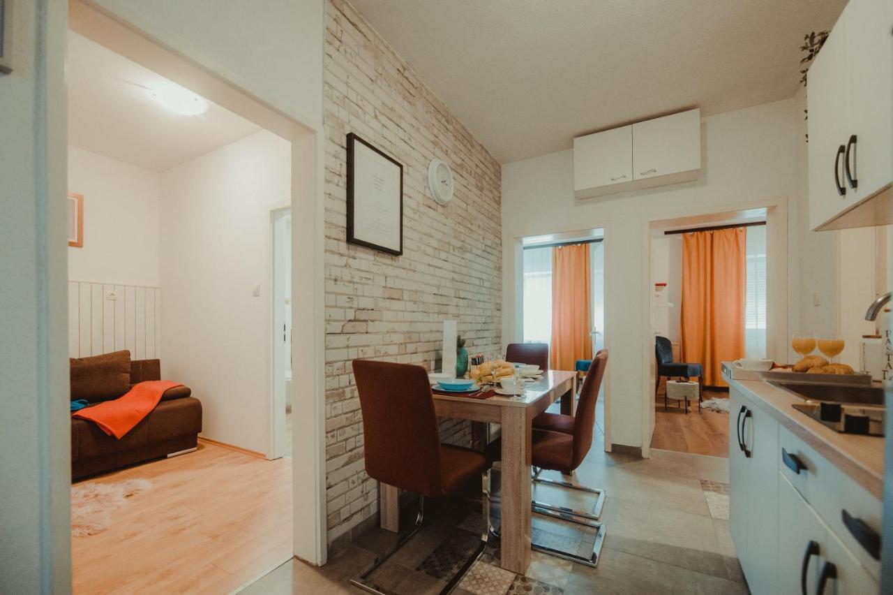 Apartman Lovric จาโกโว ภายนอก รูปภาพ
