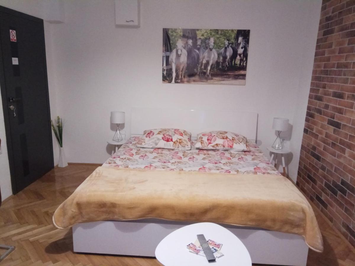 Apartman Lovric จาโกโว ภายนอก รูปภาพ