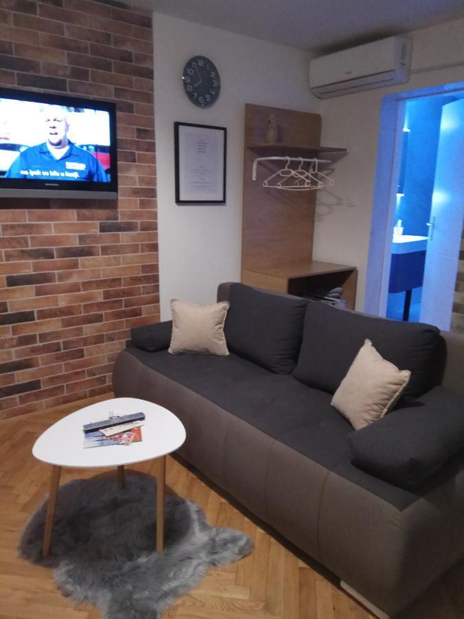 Apartman Lovric จาโกโว ภายนอก รูปภาพ